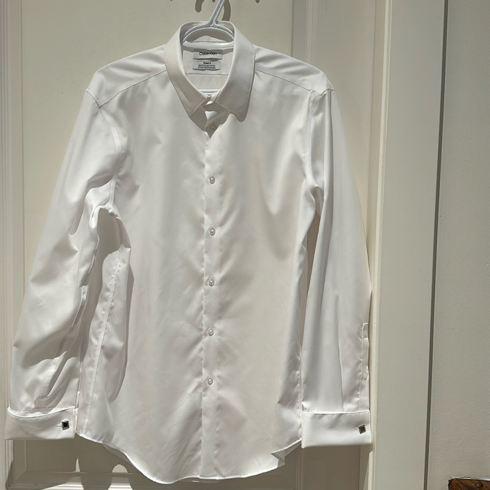 Men’s Calvin Klein dress shirt